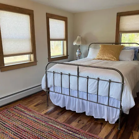 French Woods Farmhouse Bed & Breakfast